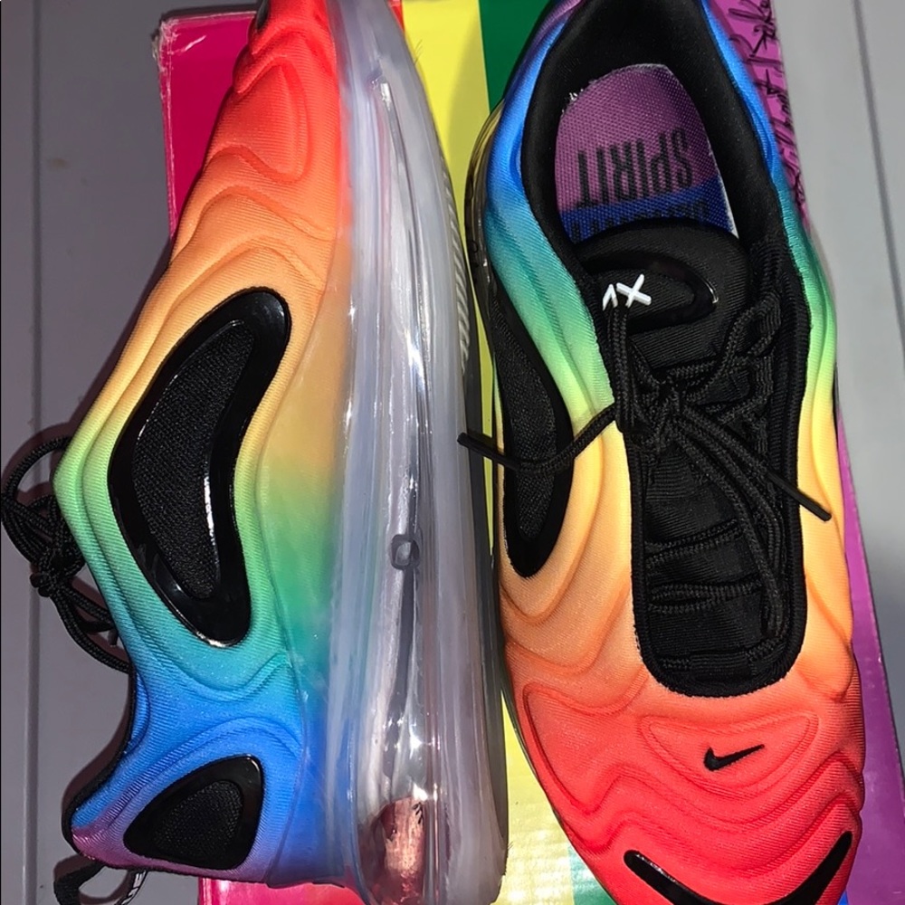 Air Max 720 Pride Edition